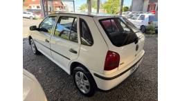 VOLKSWAGEN - GOL - 2002/2002 - Branca - R$ 16.900,00