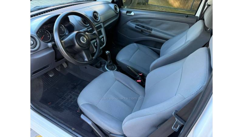 VOLKSWAGEN - SAVEIRO - 2010/2011 - Branca - R$ 38.900,00