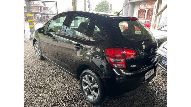 CITROËN - C3 - 2015/2016 - Preta - R$ 42.500,00