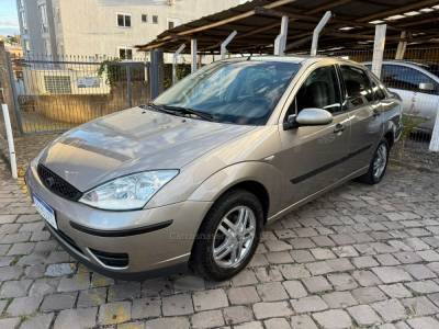 FORD - FOCUS - 2005/2005 - Prata - R$ 25.900,00