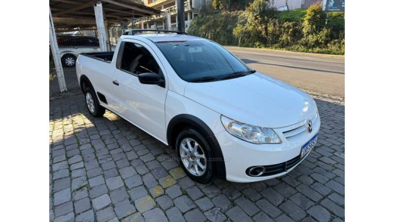 VOLKSWAGEN - SAVEIRO - 2010/2011 - Branca - R$ 38.900,00