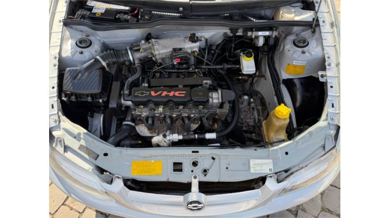 CHEVROLET - CELTA - 2004/2004 - Prata - R$ 21.900,00