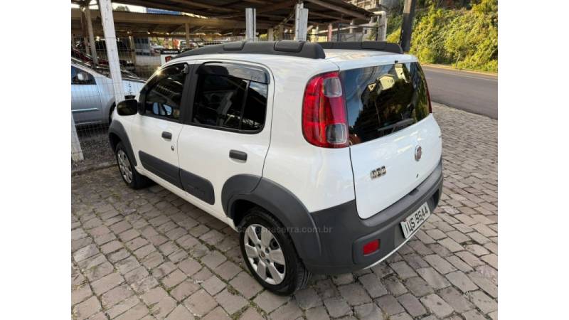 FIAT - UNO - 2013/2014 - Branca - R$ 37.900,00