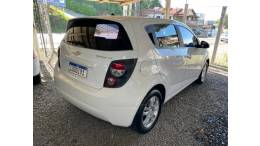 CHEVROLET - SONIC - 2012/2013 - Branca - R$ 37.900,00