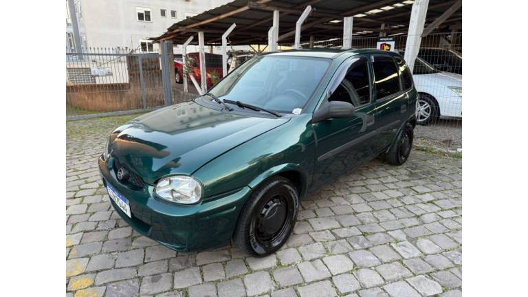 CHEVROLET - CORSA - 2000/2001 - Verde - R$ 15.900,00