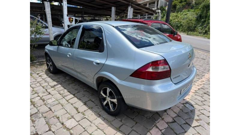 CHEVROLET - PRISMA - 2010/2011 - Prata - R$ 29.500,00