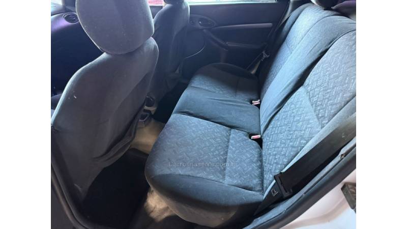 FORD - FOCUS - 2004/2004 - Branca - R$ 24.900,00