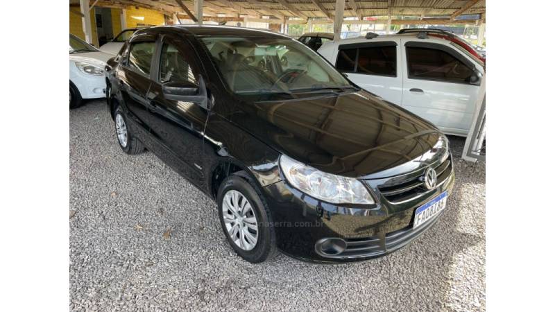 VOLKSWAGEN - VOYAGE - 2012/2013 - Preta - R$ 36.900,00