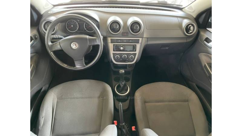 VOLKSWAGEN - VOYAGE - 2012/2013 - Preta - R$ 36.900,00