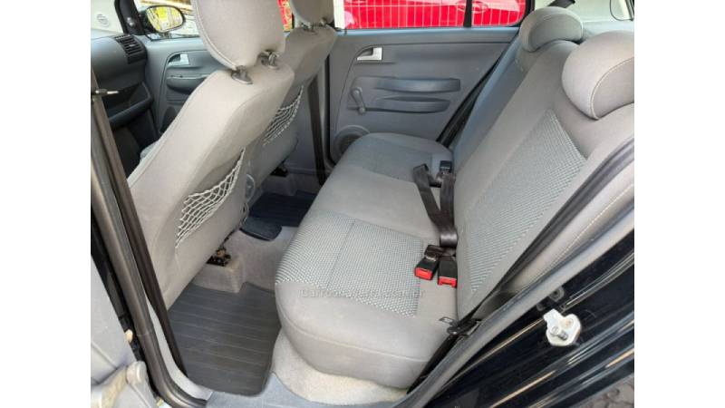 VOLKSWAGEN - FOX - 2009/2009 - Preta - R$ 28.900,00