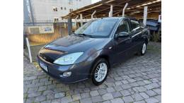 FORD - FOCUS - 2002/2002 - Cinza - R$ 16.900,00