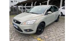 FORD - FOCUS - 2010/2011 - Verde - R$ 41.900,00