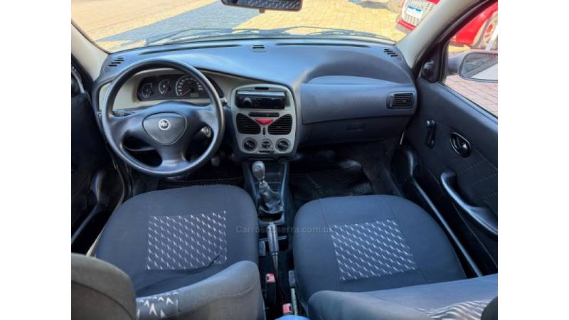 FIAT - PALIO - 2006/2007 - Branca - R$ 17.900,00