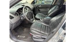 RENAULT - MÉGANE - 2007/2008 - Prata - R$ 26.900,00