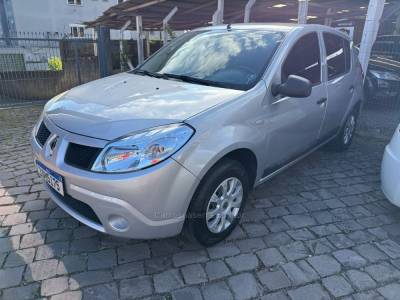RENAULT - SANDERO - 2010/2010 - Prata - R$ 29.900,00