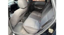 FORD - FOCUS - 2005/2006 - Preta - R$ 25.900,00