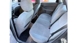 FORD - FOCUS - 2002/2002 - Cinza - R$ 16.900,00