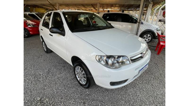 FIAT - PALIO - 2013/2013 - Branca - R$ 29.900,00