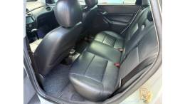 FORD - FOCUS - 2004/2005 - Prata - R$ 28.900,00
