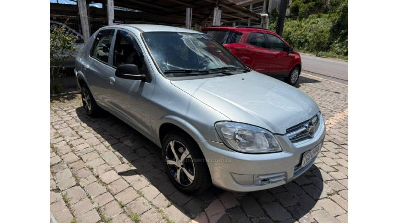 CHEVROLET - PRISMA - 2010/2011 - Prata - R$ 29.500,00
