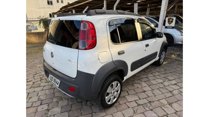 FIAT - UNO - 2013/2014 - Branca - R$ 37.900,00