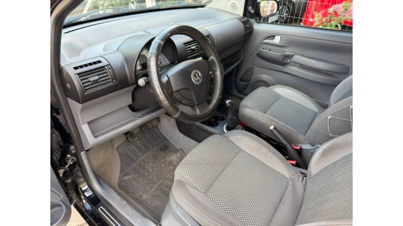 VOLKSWAGEN - FOX - 2009/2009 - Preta - R$ 28.900,00