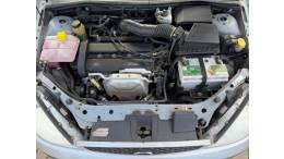 FORD - FOCUS - 2004/2005 - Prata - R$ 28.900,00