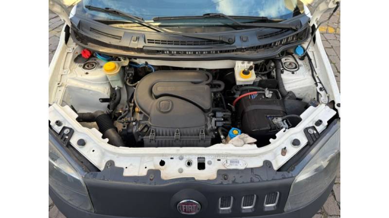 FIAT - UNO - 2013/2014 - Branca - R$ 37.900,00