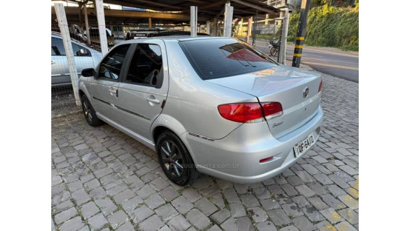FIAT - SIENA - 2009/2010 - Prata - R$ 31.900,00