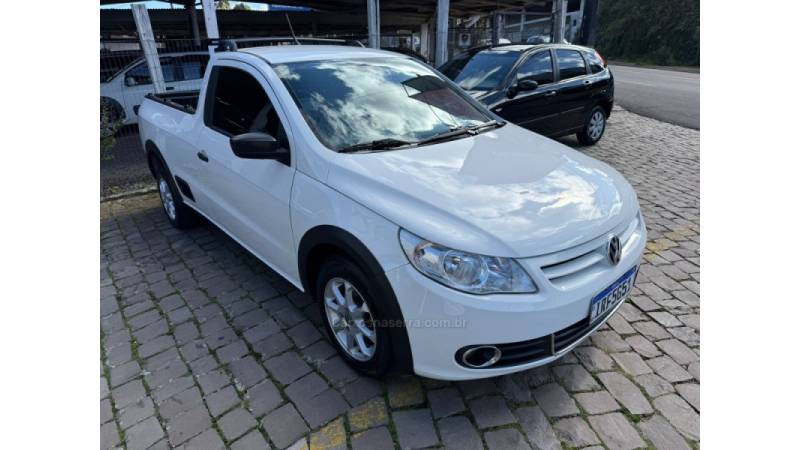 VOLKSWAGEN - SAVEIRO - 2010/2011 - Branca - R$ 38.500,00