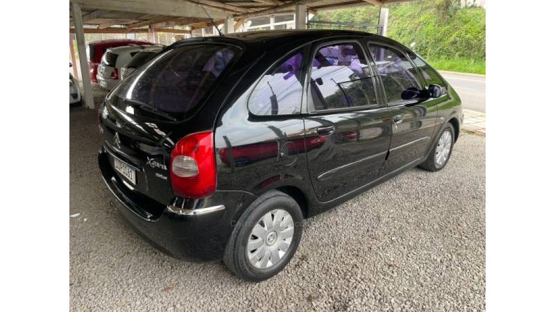 CITROËN - XSARA PICASSO - 2009/2010 - Preta - R$ 25.500,00