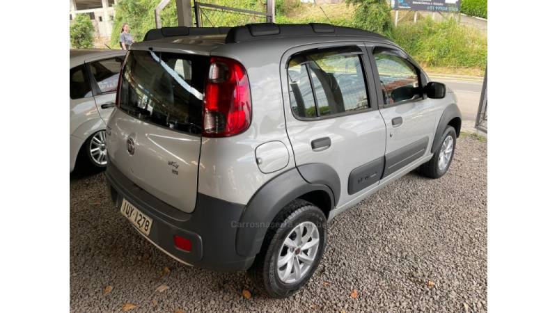 FIAT - UNO - 2013/2014 - Prata - R$ 37.500,00