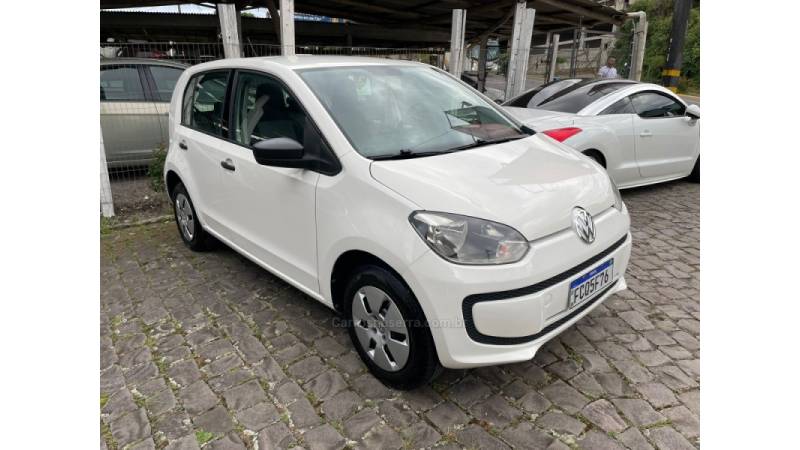 VOLKSWAGEN - UP - 2016/2017 - Branca - R$ 37.900,00