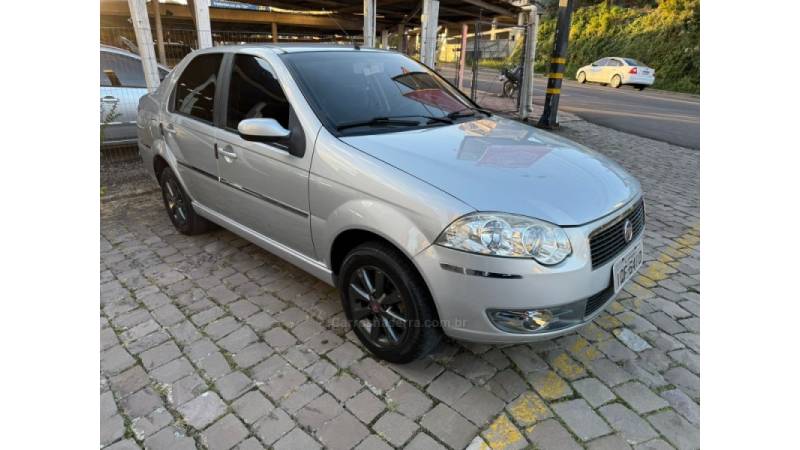 FIAT - SIENA - 2009/2010 - Prata - R$ 31.900,00