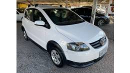 VOLKSWAGEN - FOX - 2009/2010 - Branca - R$ 29.900,00