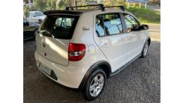 VOLKSWAGEN - FOX - 2009/2010 - Branca - R$ 29.900,00