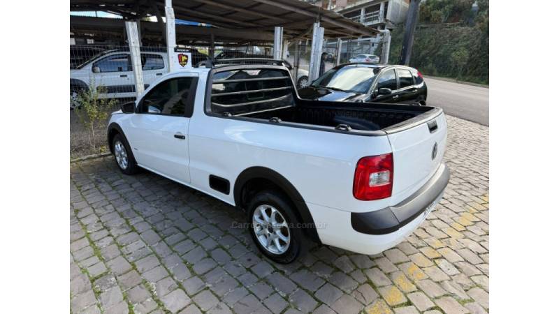 VOLKSWAGEN - SAVEIRO - 2010/2011 - Branca - R$ 38.500,00