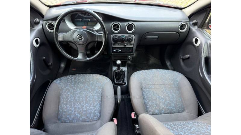 CHEVROLET - CELTA - 2004/2004 - Vermelha - R$ 21.900,00