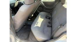 CHEVROLET - CELTA - 2004/2004 - Prata - R$ 21.900,00