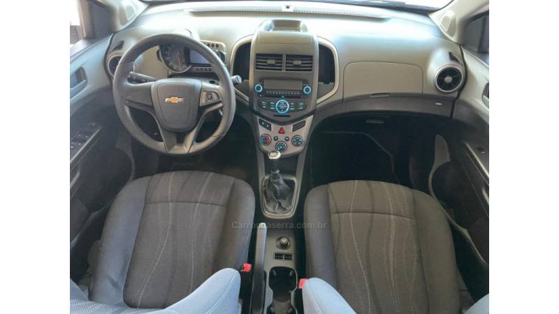 CHEVROLET - SONIC - 2012/2013 - Branca - R$ 37.900,00