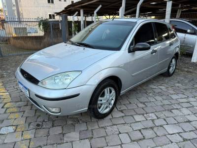 FORD - FOCUS - 2004/2004 - Prata - R$ 24.900,00