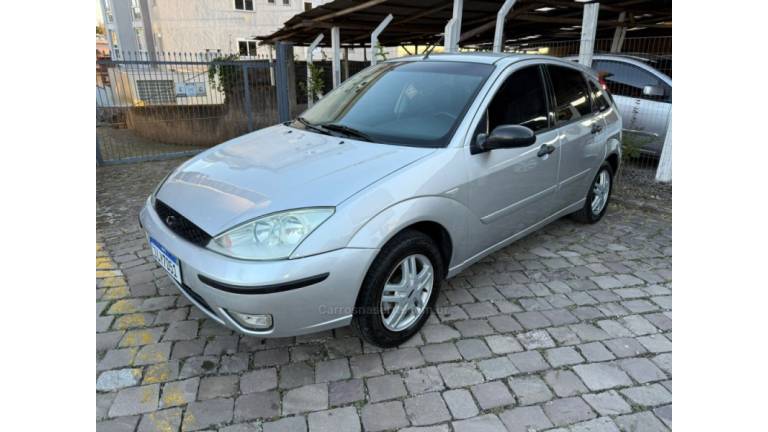FORD - FOCUS - 2004/2004 - Prata - R$ 24.900,00