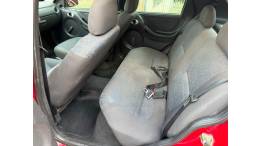 CHEVROLET - CELTA - 2004/2004 - Vermelha - R$ 21.900,00