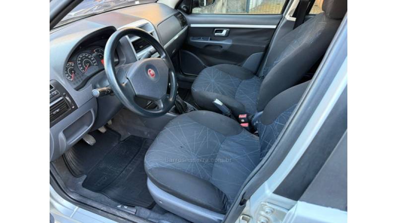 FIAT - SIENA - 2009/2010 - Prata - R$ 31.900,00