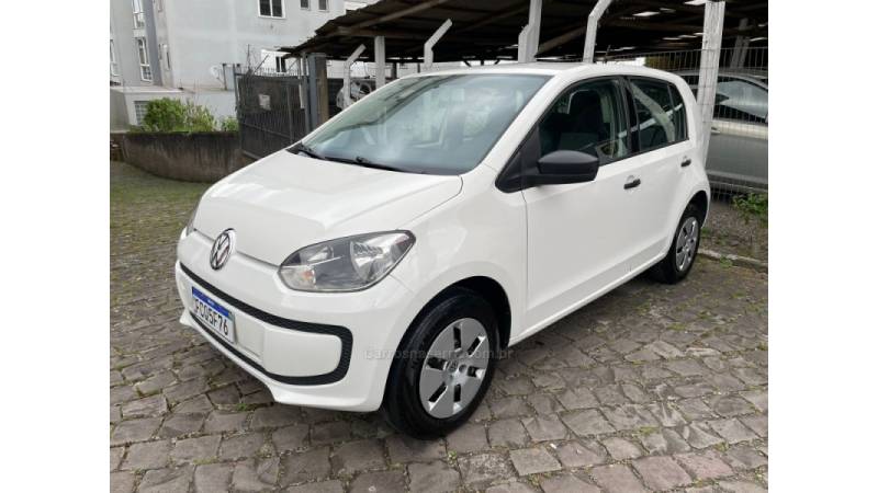 VOLKSWAGEN - UP - 2016/2017 - Branca - R$ 37.900,00